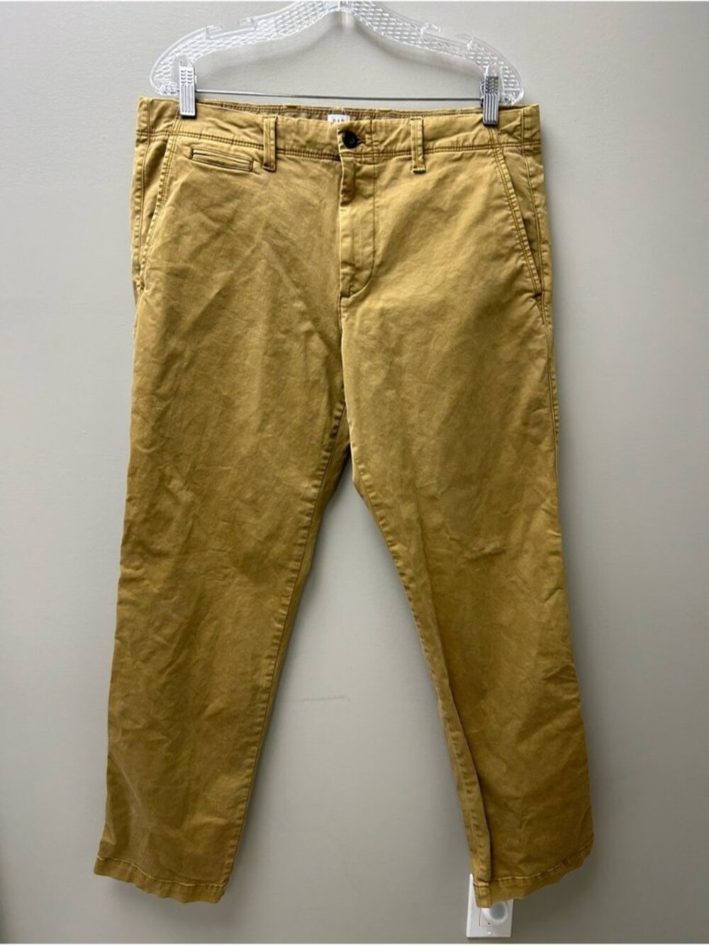 Gap Men’s Tan Chino Straight Leg Pants
